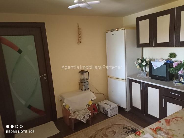 Casa batraneasca 2 camere,  Harsesti, teren 1.865mp - 4