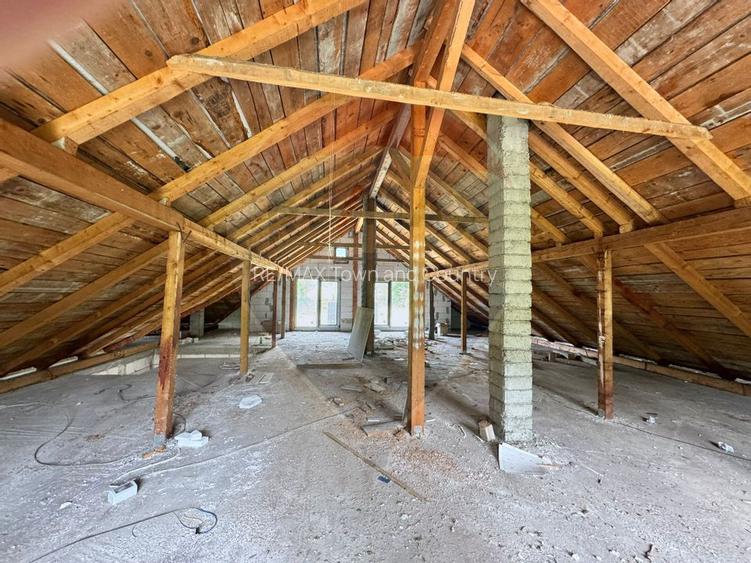 Casă / Vilă cu 7 camere de vânzare - 18