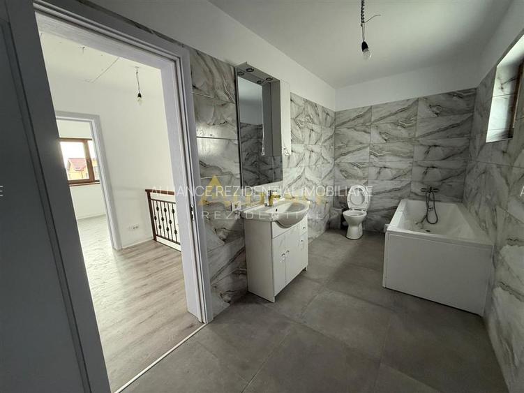 Vila individuala - 4 camere 2 bai - pod - incalzire pardoseala - 2