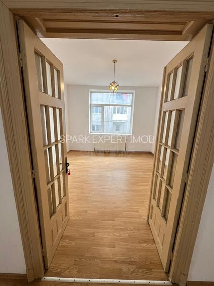 Casa de vanzare, D+P+M in Urlati, zona centrala - 9