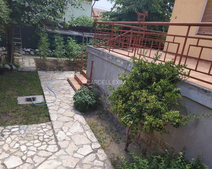 Casa centrala singur in curte - 9