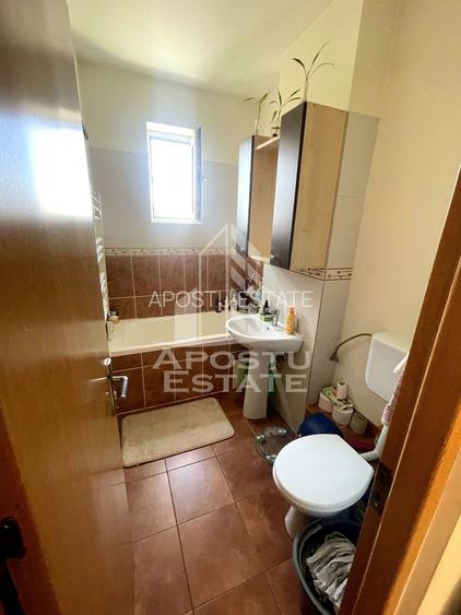 Apartament cu 3 camere, centrala proprie, zona Lipovei - 7