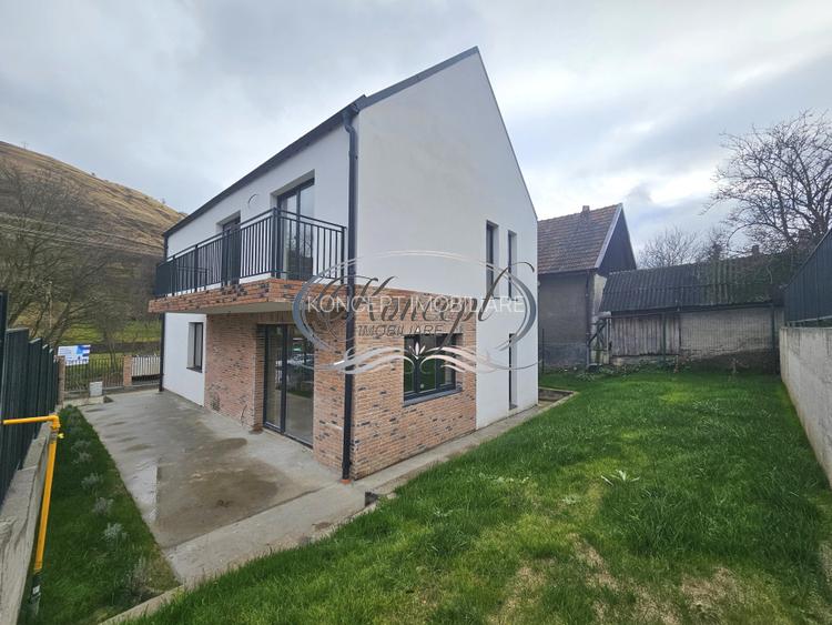 Locuinta moderna in Tauti, ansamblu restrans si zona linistita - 2