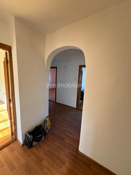 Apartament 3 camere decomandate  Zona excelenta C.R VIVU  - 3
