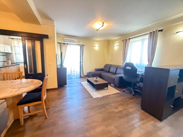 Inchiriez apartament 3 camere Mehala 550 euro