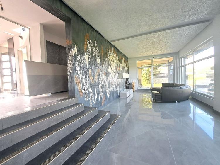 Casa cu piscina interioara si priveliste catre Cetatea Cisnadioarei - 11