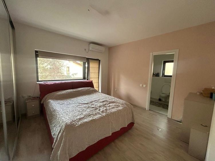 Casa cu 5 camere si garaj - la 100 ml distanta de lacul Grivita