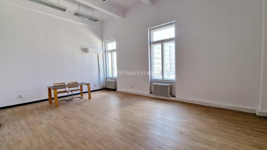 Spatiu Birou de Inchiriat  Metrou Universitate 35 MP Acces si Paza 24/7 - 9