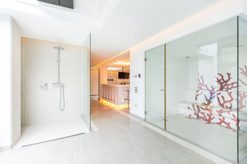 Vila, design ambitios, spatii luminoase in conexiune cu natura - 22