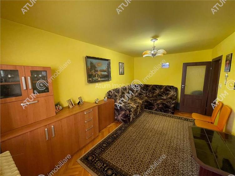Apartament 3 camere decomandate si balcon zona Vasile Aaron Sibiu - 3
