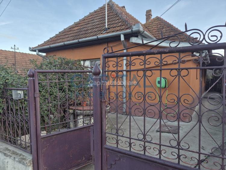 Casa pe un nivel, cu livada,  la intrarea in Dezmir - 3