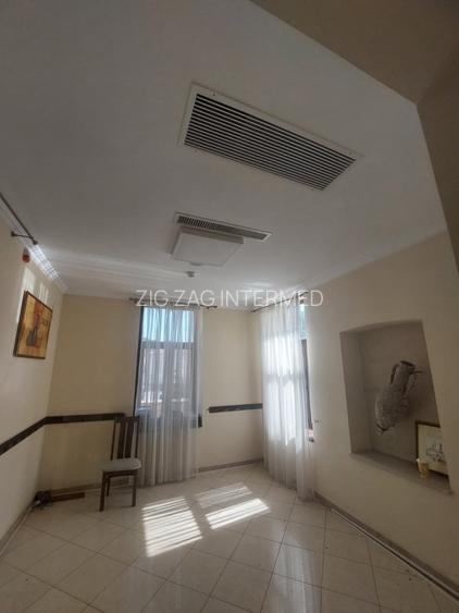 Ultracentral - cladire emblematica D+P+1+M, 430 mp., curte 200  mp. - 12