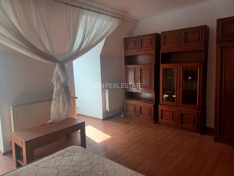 De vanzare apartament 3 camere in Centrul Vechi - 8