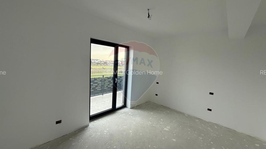 Casă / Vilă cu 4 camere Strada Vrancei - 8