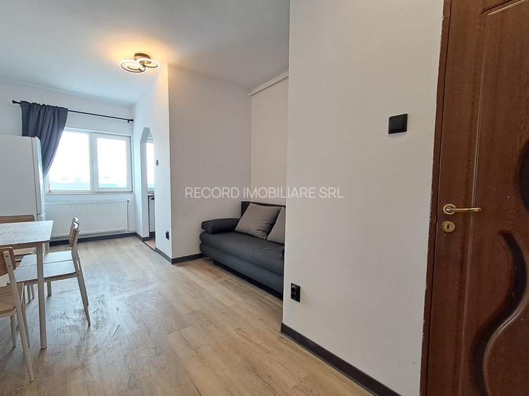 Garsoniera renovata complet, et.3 zona Someseni - 2