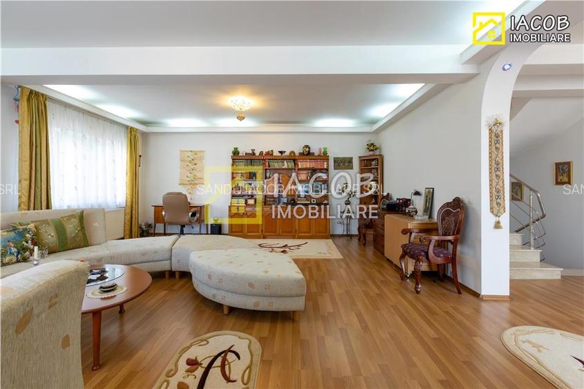 1/2 Duplex  S+D+P+2E, 455 mp in zona centrala a mun. Bacau - 22