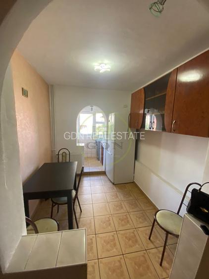 Apartament 3 camere decomandat, etaj 3 din 4, mobilat, utilat, str Coposu - 6