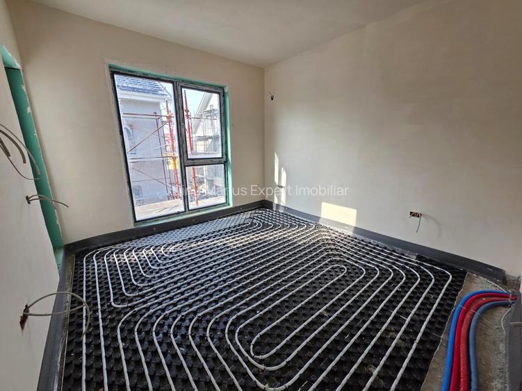 Vila Individuala 4camere si mansarda,1,8KM de METROU,tva inclus,comision 0 - 9