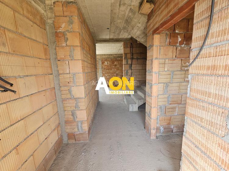 Casa la rosu, 4 camere, 2 bai, 345 mp teren, zona Ampoi 3 - 4