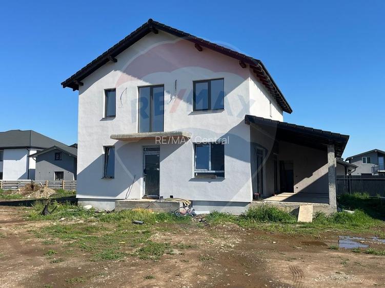 Casă Individuală în Cartierul Izvor - 3