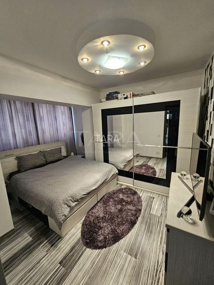 Apartament cu 2 camere si parcare  in zona centrala a localitatii - 3