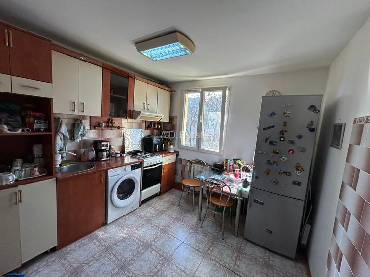 1 Decembrie 1918 Apartament 2 Camere Etaj 3 Bloc 1976 Reabilitat 10 Min Metrou - 4