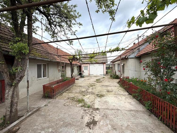 CASA CU TEREN 1081 MP | ACCES AUTO | ZONA SACUIENI | LOCALITATEA CADEA | BIHOR - 2