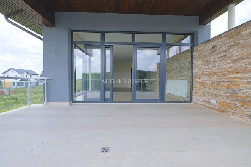 CORBEANCA, langa lac si padure, vila D+P+E exceptionala cu piscina - 12
