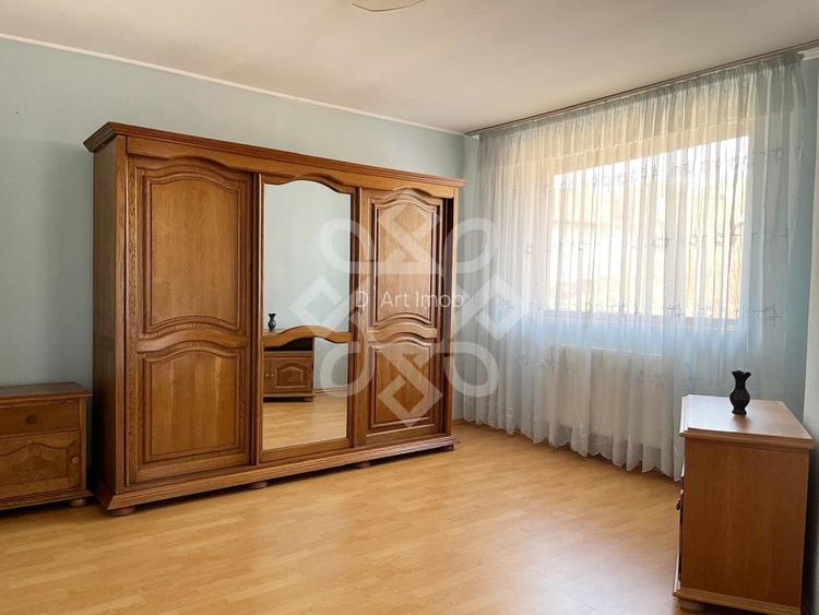 Vila de vanzare pe Malul Crisului, strada Facliei Oradea - 8