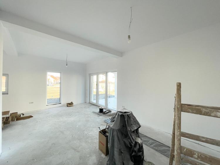 Duplex 4 camere, 102 mp utili, 320 mp teren - Mosnita Veche