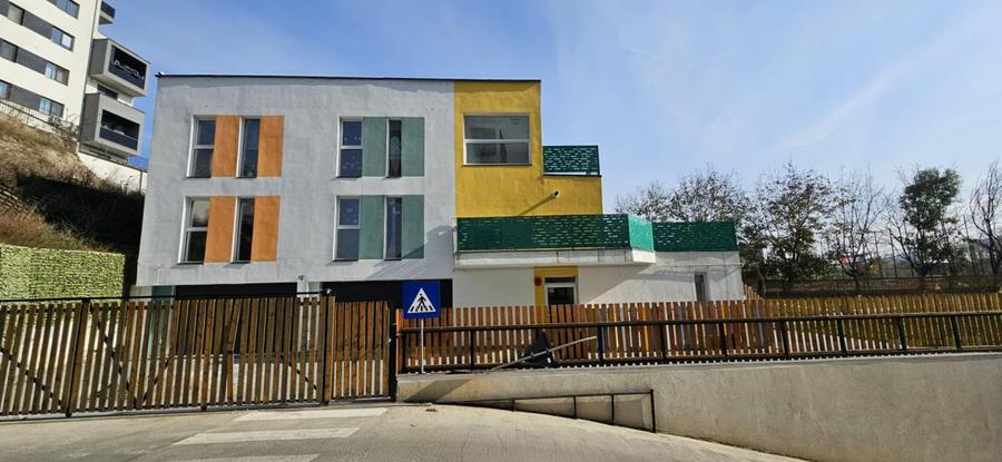 Gradinita/scoala, 480 mp utili, teren 1365 mp, zona Corneliu Coposu