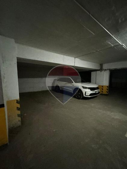 Apartament cu 3 camere de închiriat în zona Central