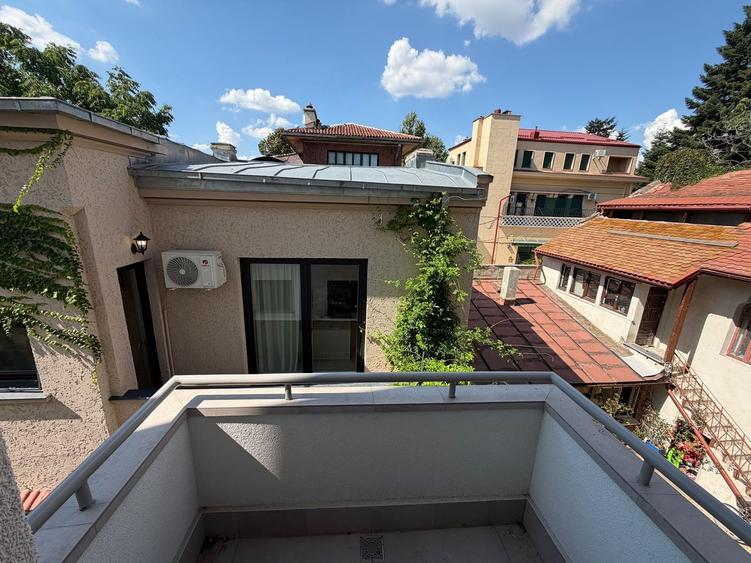Apartament 3 camere + birou în vilă superbă | Strada Paris | Renovat integral