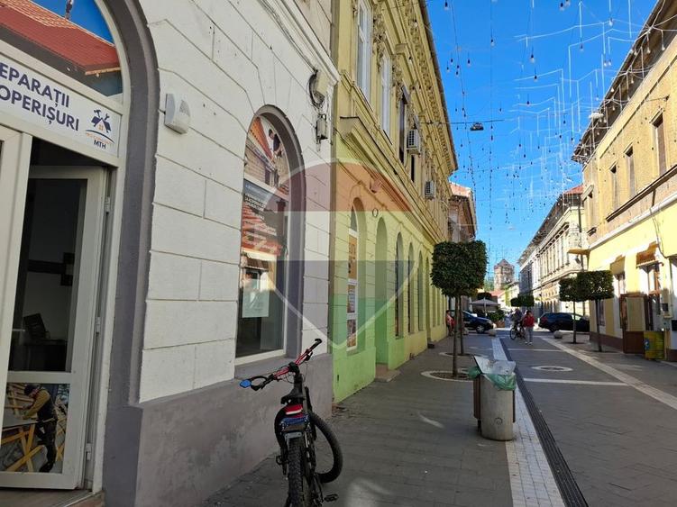 Spațiu comercial de închiriat, 35 mp, în zona Ultracentral