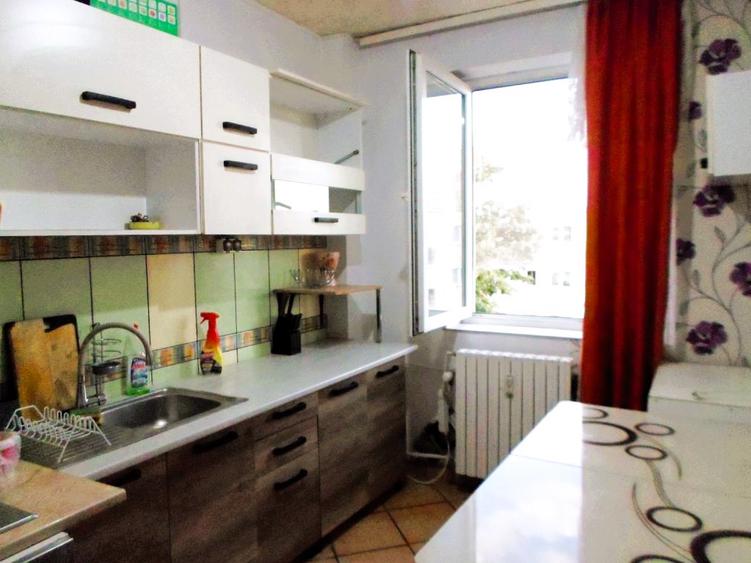 Inchiriere apartament 3  camere in Ploiesti, zona Sud