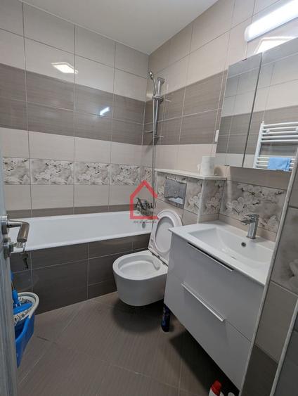 Apartament cu 3 camere, Renovat, Totul nou