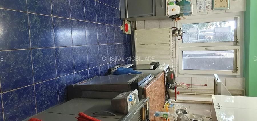 Vanzare 3 camere, 73 mp, etaj 2/8, centrală, 2 AC, parcare, 13 Septembrie - 8