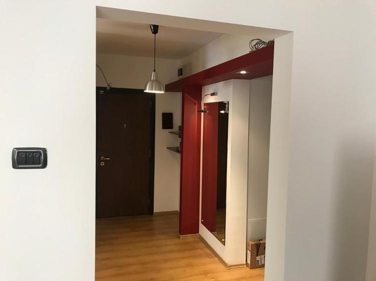 Apartament 3 camere mobilat si utilat modern,bloc de monolit acces metrou ,liber