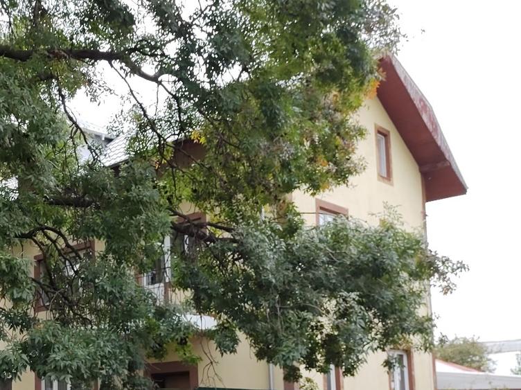 Vila spatioasa, pozitie excelenta, zona Rahova- Oltului