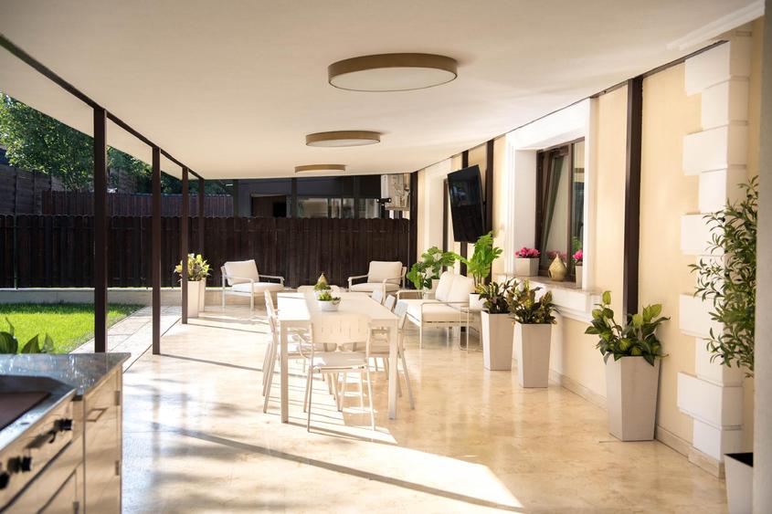 Casa ultrafinisata cu piscina in Borhanci zona Romul Ladea