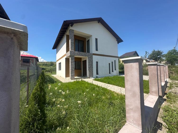 Casă individuală | 158mp | 300mp teren | intrare Câmpenești