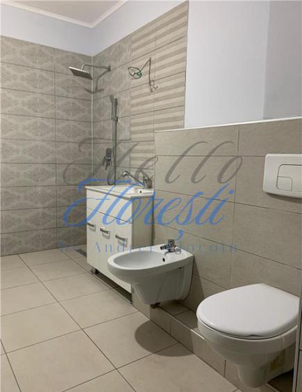 Apartament cu 4 camere, in zona Horea
