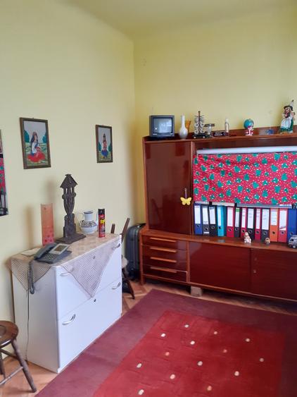 Vand casa P + M, cu 5 camere in zona 7 Noiembrie