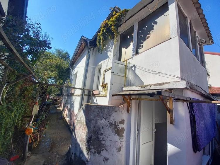 Particular vand casa zona Ciresarii