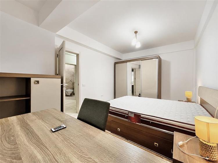 Apartament open space cu 2 camere si parcare in zona Coresi