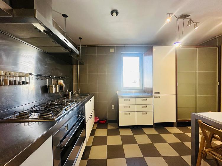 Apartament 3 camere, 83 mp, etaj 3/3, imobil interbelic – Str. Emanoil Porumbaru