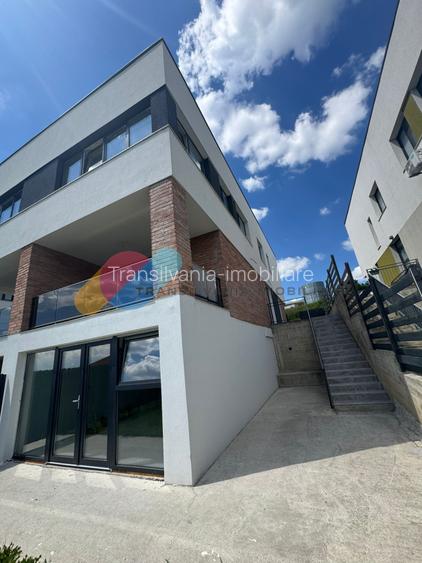 Duplex 4 camere, 160 mp utili, curte și 2 parcări - Iris