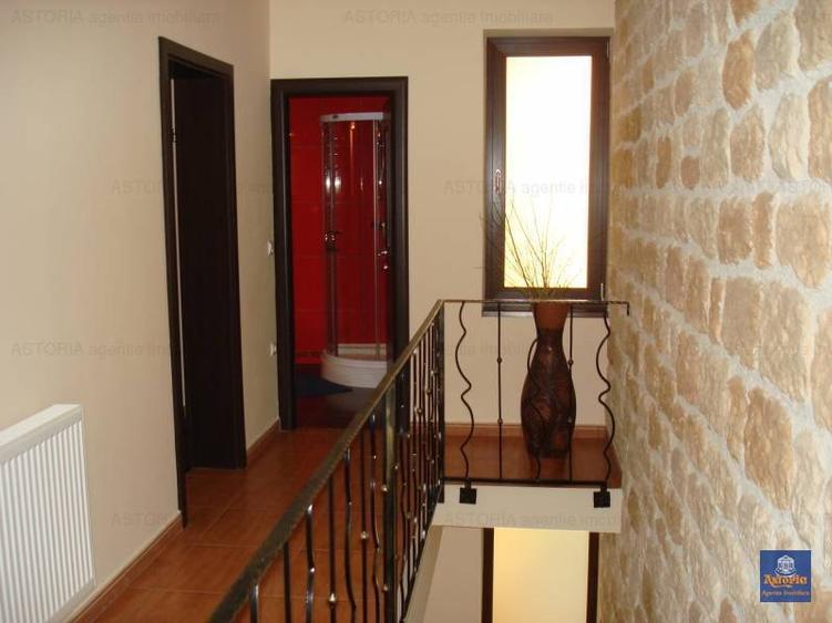 Apartament 3 camere, in vila, Centru, mobilat, finisaje moderne