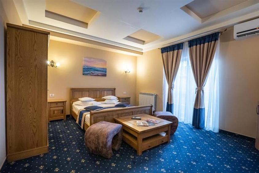 VANZARE HOTEL 4* IN MAMAIA, ZONA CAZINO