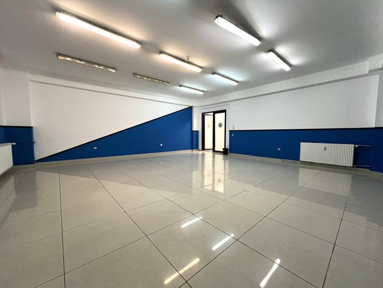 Spațiu comercial stradal, compartimentare ideală pentru Salon beauty/barbershop